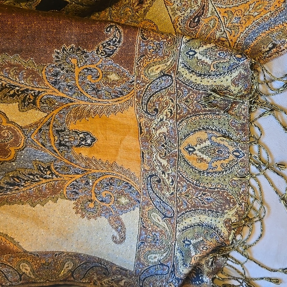 Scarf - Picture 2 of 3